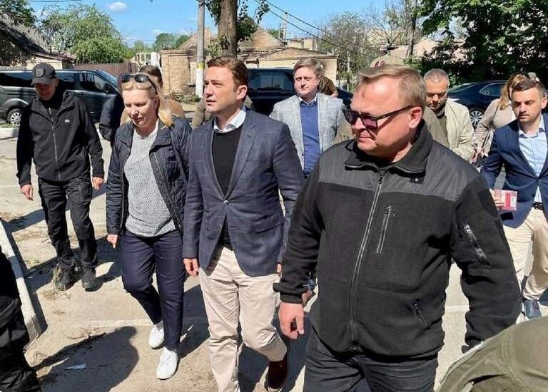 Глава МЗС Північної Македонії відвідав Ірпінь і анонсував відновлення роботи посольства