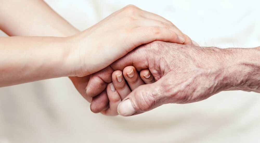 Літні люди і особи з інвалідністю зможуть отримати екстерні соцпослуги за 1 день – лише на підставі заяви