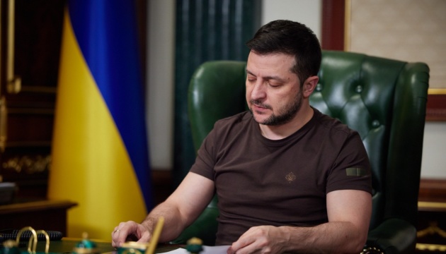 Відбудова зруйнованих міст і сіл прискориться: Президент підписав відповідний закон