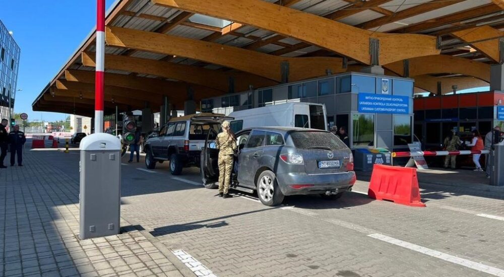 Українці активно повертаються з-за кордону — Держприкордонслужба