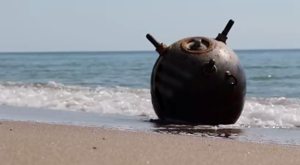 На берег Одещини вимило російські міни