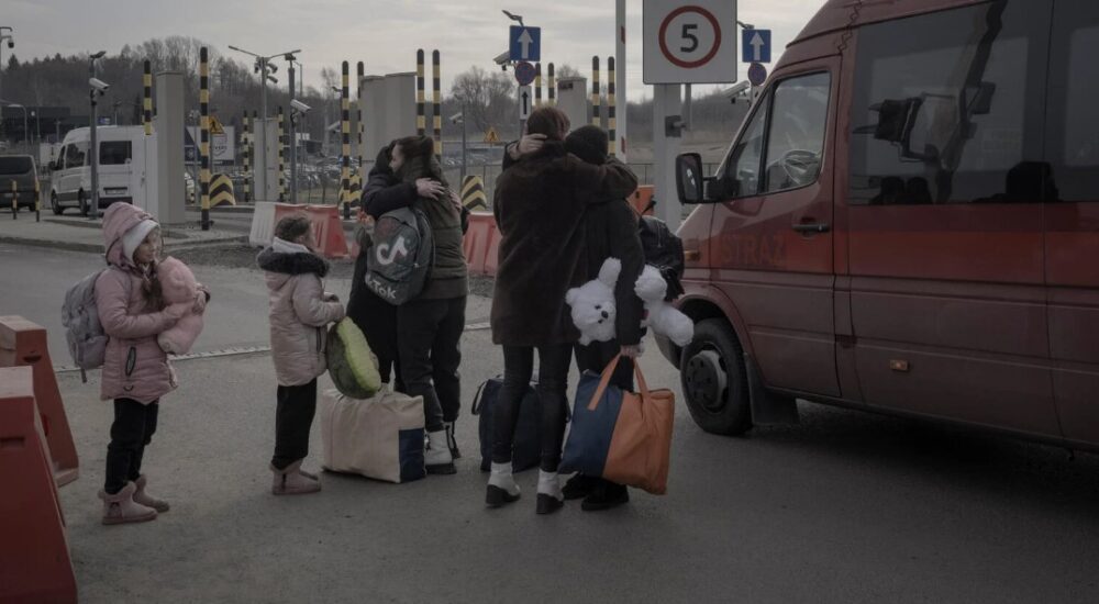 Фінансова допомога для українців у Польщі: як отримати 710 злотих на місяць?