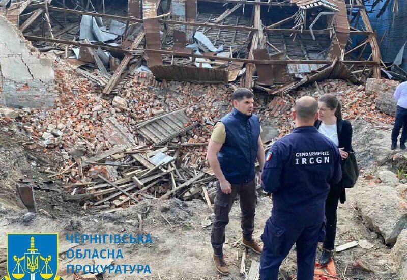 Французькі експерти долучились до фіксації воєнних злочинів на Чернігівщині