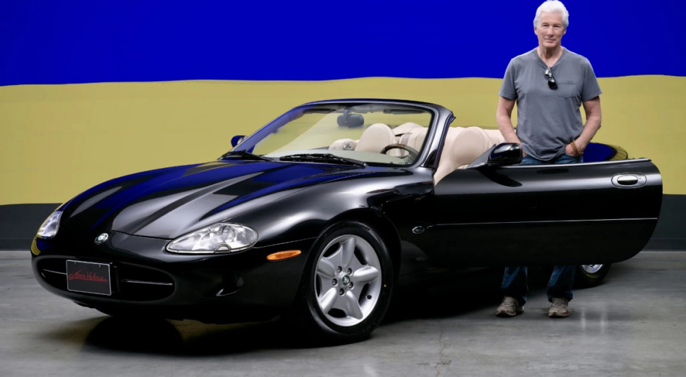 Річард Гір продав раритетний кабріолет для допомоги українцям: скільки вдалося отримати