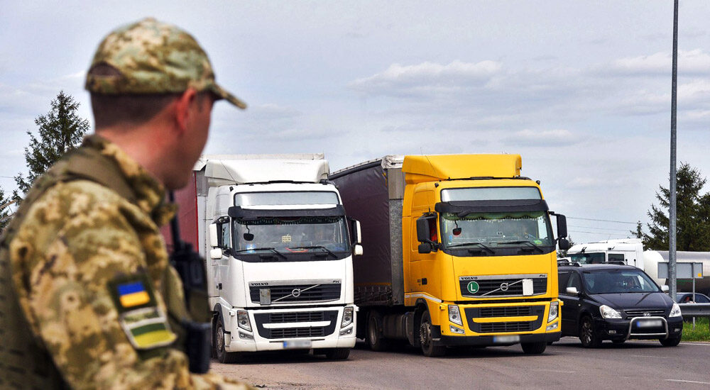 За добу з-за кордону повернулись 37 тис. українців