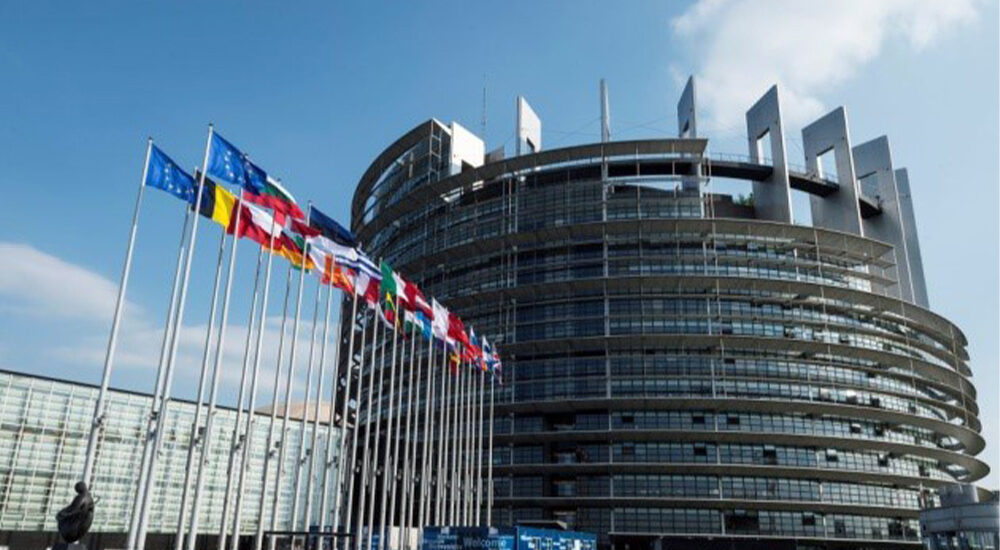 Європарламент підтримав надання Україні статусу кандидата на вступ в ЄС: що це нам дає?