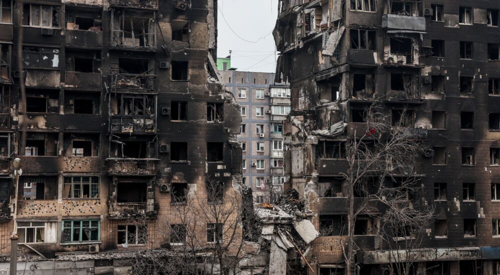 Місто-руїна Маріуполь: боротьба за життя триває