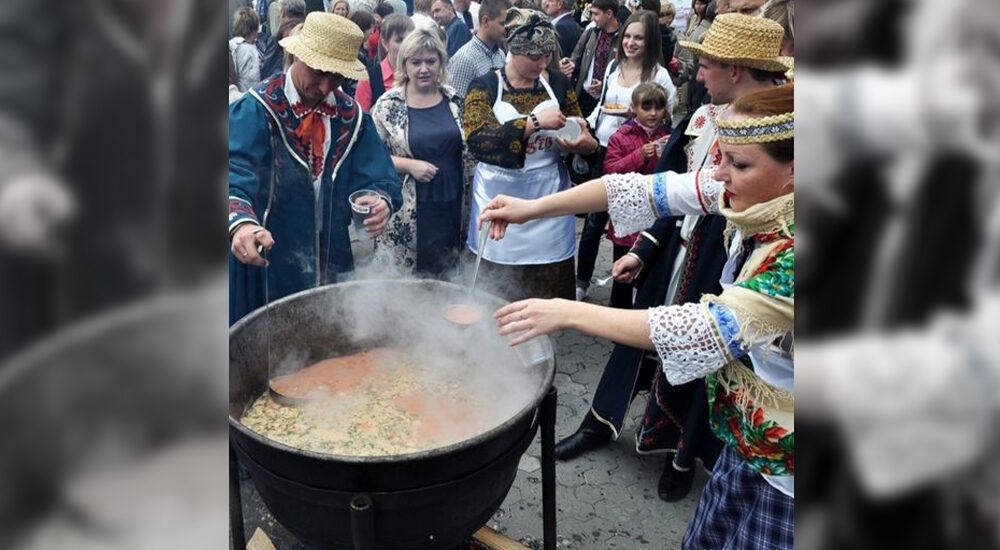 В Щецині провели благодійний захід Gremi Borsch Fest, щоб зібрати мільйони гривень для ЗСУ