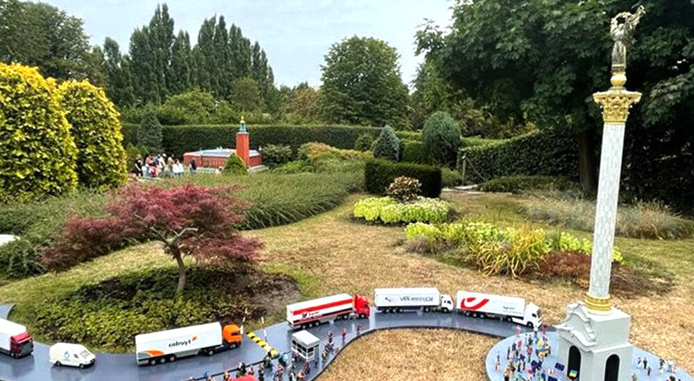 У Брюсселі відкрили мініатюру Монументу Незалежності України на знак солідарності