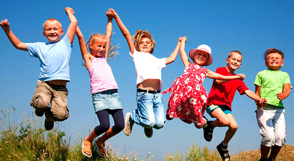 Малюнки та фотографії дітей з України покажуть у Японії