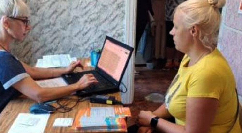 Як переселенцям із Луганщини отримати гуманітарну допомогу поштою?