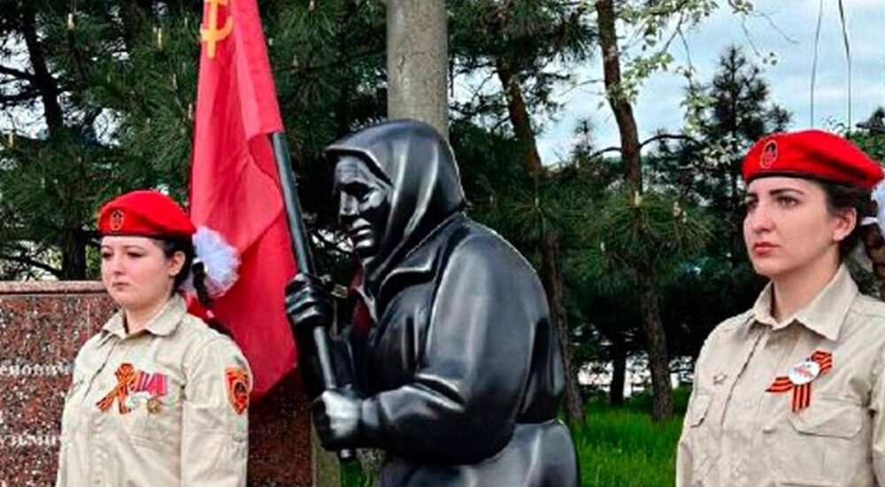 Окупанти намагаються насаджувати проросійський світогляд серед людей на ТОТ – розвідка