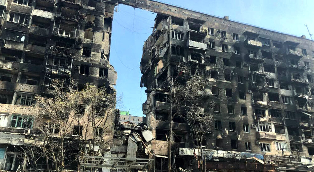 В окупованому Маріуполі загарбники зруйнували житло понад 150 тисяч містян
