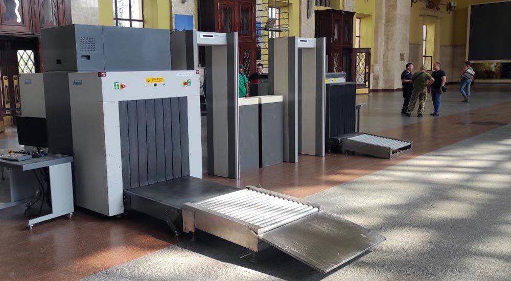 Укрзалізниця посилила заходи безпеки на залізничному вокзалі Харкова