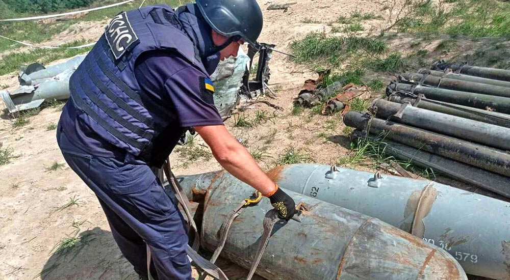 Вчора піротехніки знешкодили більше п’яти сотень вибухонебезпечних предметів