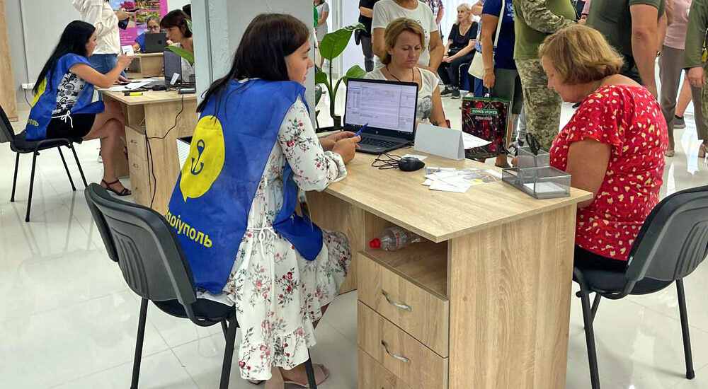 У Кривому Розі запрацював центр підтримки переселенців із Маріуполя