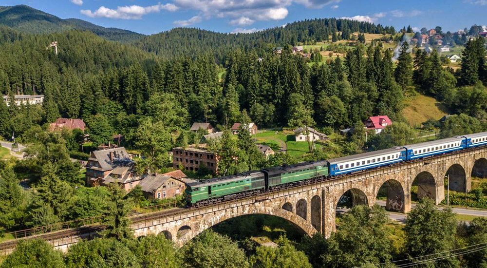 Між Києвом і Закарпаттям: Укрзалізниця відновила ще один рейс
