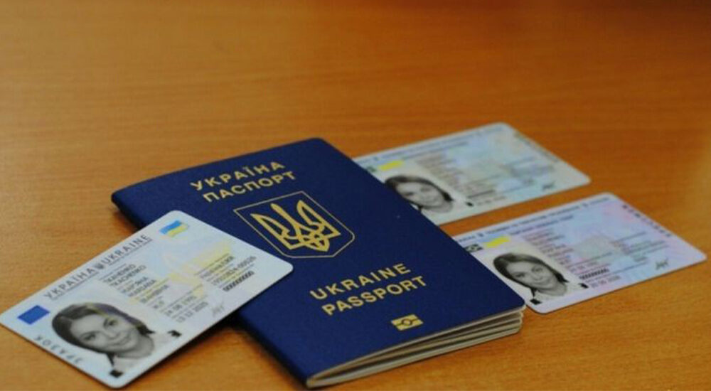 Уряд підтримав Мінреінтеграції: дітей із ТОТ при отриманні паспорта пропонують реєструвати з батьками – так вони матимуть право на довідку ВПО