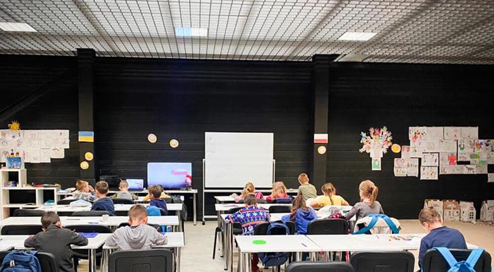 Понад 120 тисяч біженців прийняв центр допомоги українцям у польському Надажині