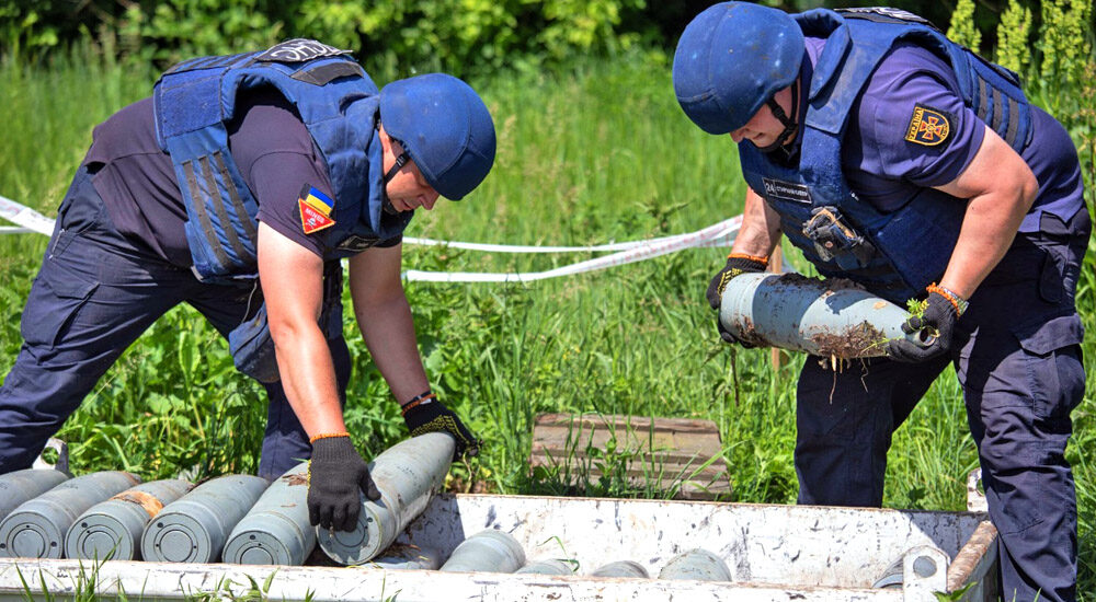 Протягом минулої доби піротехніки ДСНС знешкодили 1158 вибухонебезпечних предметів