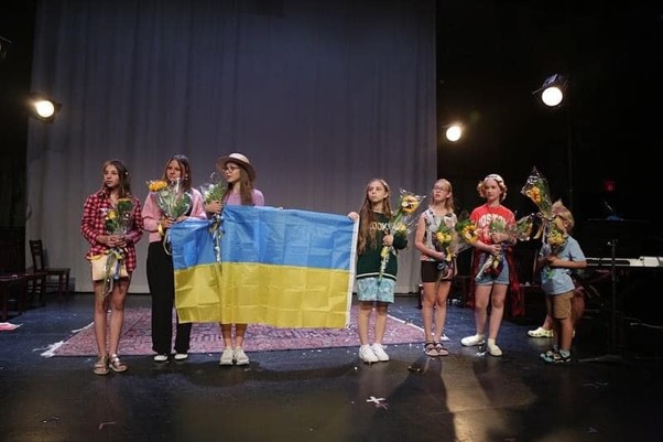 Юні львівські актори в США зібрали кошти на бойовий літак для України