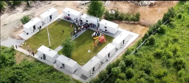 Нове модульне містечко на Львівщині вже готове прихистити вимушених переселенців