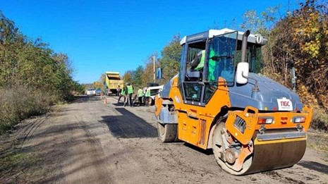 Понад 400 кілометрів доріг вже розчистили на звільненій території Харківщини