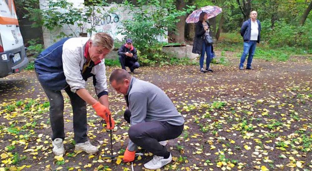 У Дніпрі в прихистку для переселенців із Луганщини будують дитячий майданчик