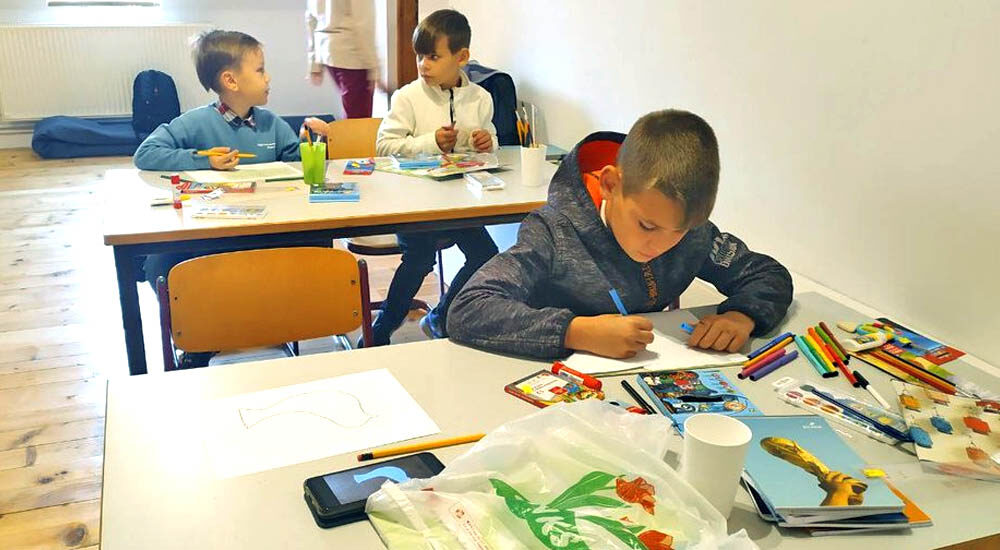 У Румунії українка відкрила для дітей переселенців садок та освітній хаб