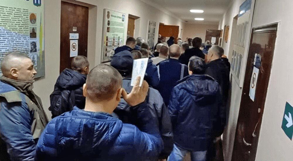 Досить часто переселенців турбує питання щодо проходження військово-лікарської комісії за новим місцем проживанням.