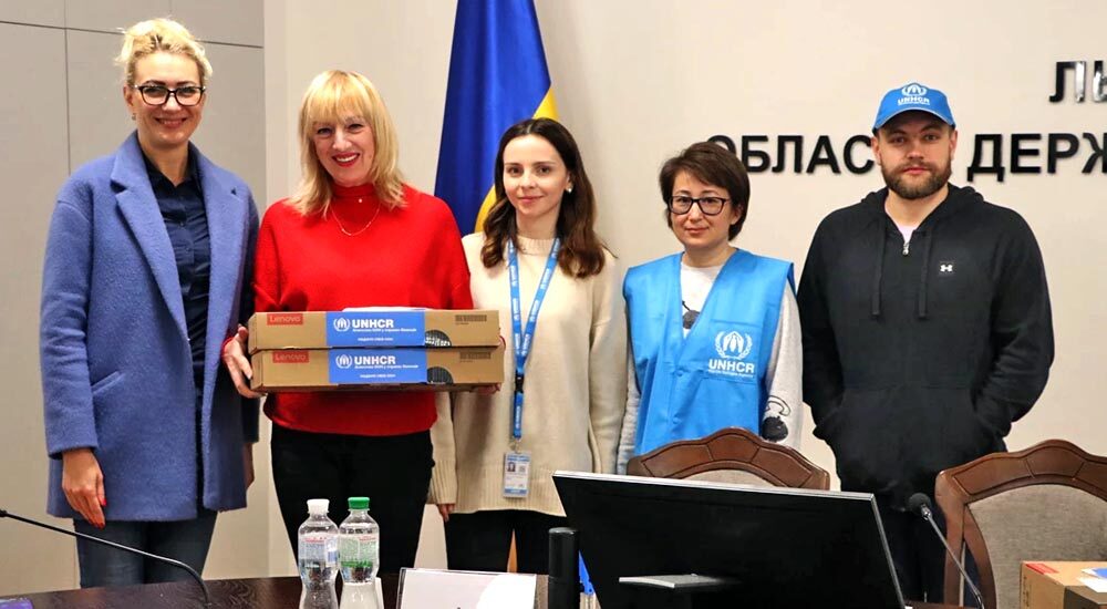 Львівщина отримала 15 ноутбуків від Управління Верховного комісара ООН