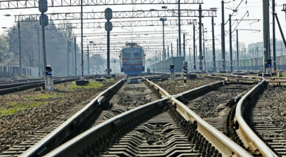 Укрзалізниця повідомила, як здійснюватиметься рух поїздів і міських електричок під час повітряних тривог