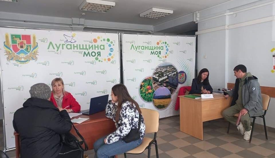 Цього тижня понад 400 сімей-переселенців з Луганщини отримали допомогу в гуманітарному штабі у Львові