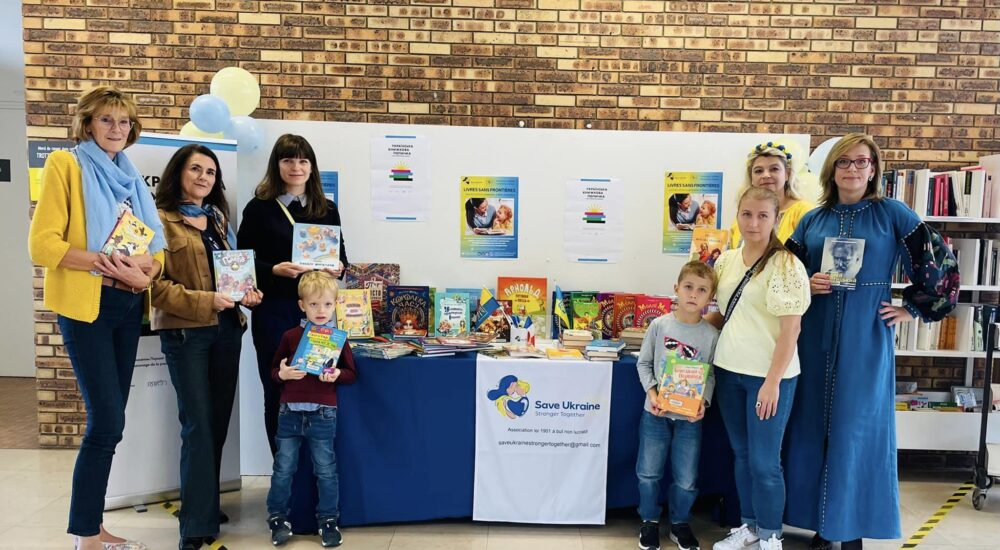 В одному з міст Франції запрацював черговий проєкт «Українська книжкова поличка»