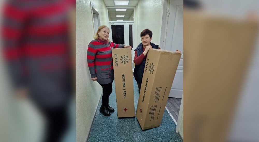 До Сєвєродонецького хабу у Дніпрі передали термоматраци для переселенців