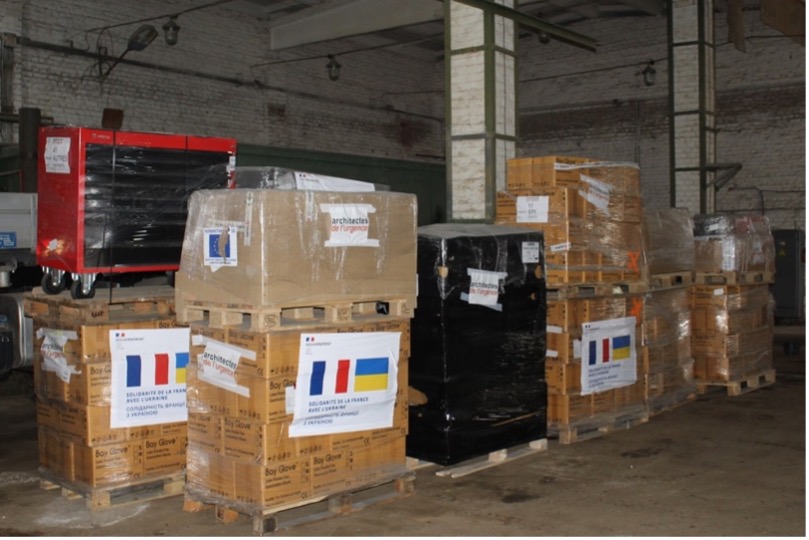 Франція передала Чернігову гуманітарну допомогу