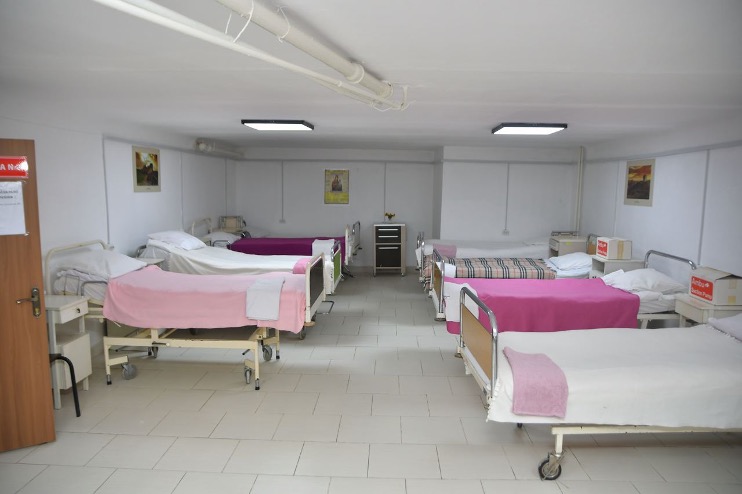 У Рівненській лікарні облаштували укриття з операційними та палатами