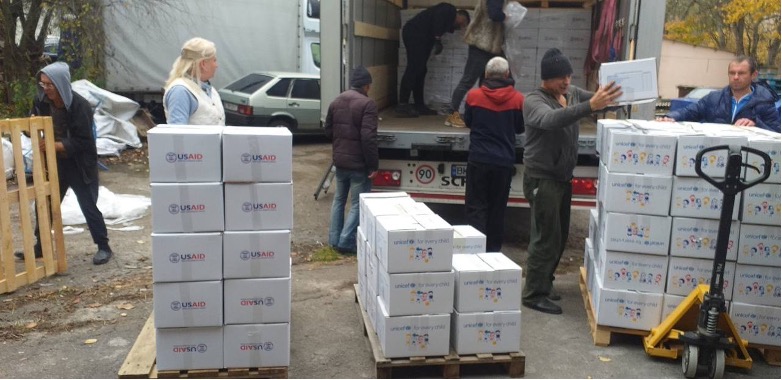 Рівненщина отримає 9 тисяч комплектів теплого одягу для дітей-переселенців