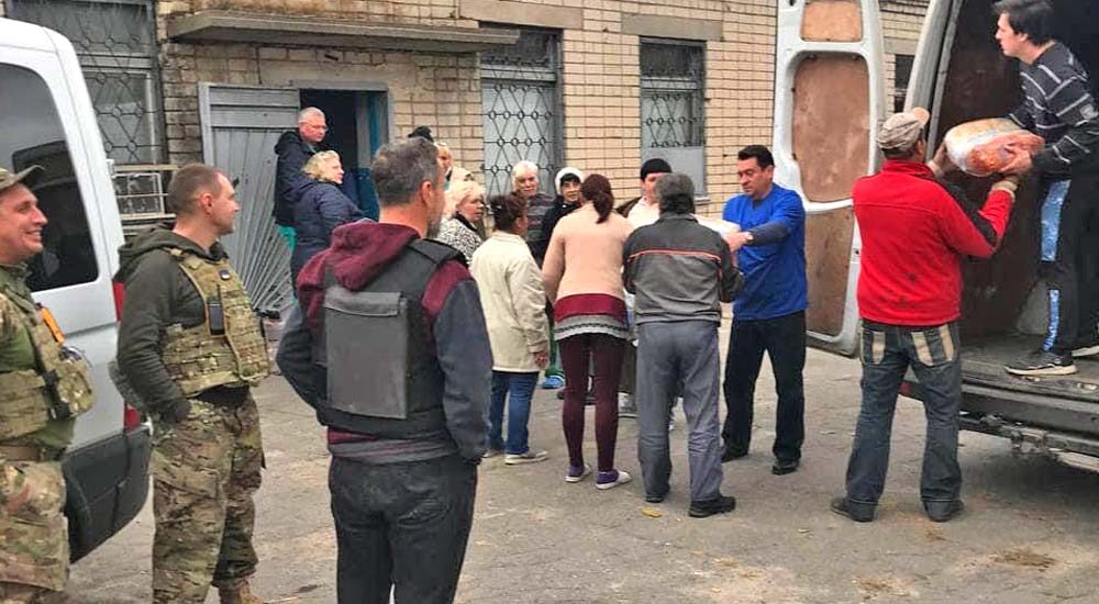 Дев’ять машин гуманітарної допомоги доправили до Херсона