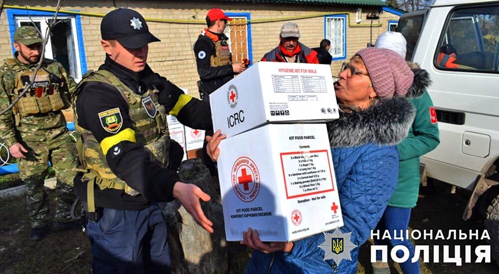 Червоний Хрест разом з поліцією доставили гуманітарну допомогу у звільнене село Лиманщини