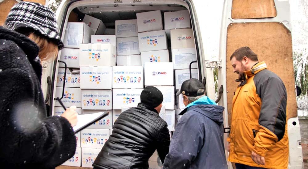 Прихистки Дрогобицького району отримали комплекти теплих речей для вимушених переселенців