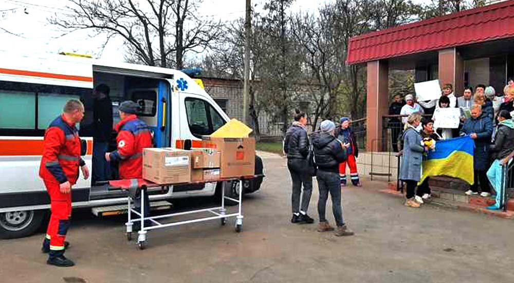 У деокуповану Снігурівку доставили медичну гуманітарну допомогу