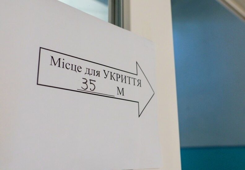 На зупинках громадського транспорту у Тернополі встановлять укриття