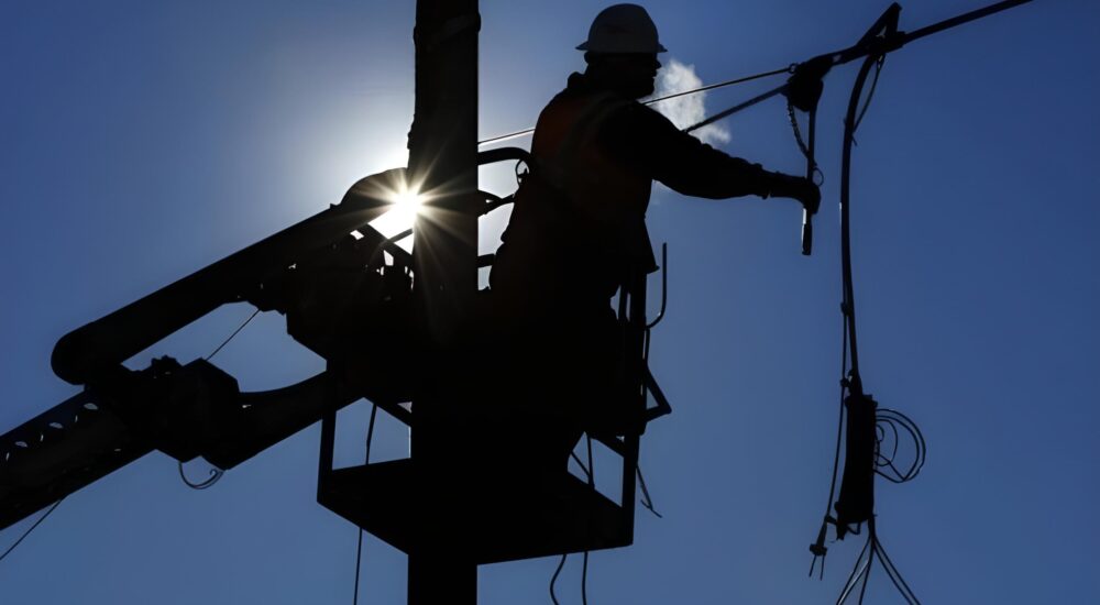 Зв’язок в Херсоні вже є – справа за вибухотехніками й енергетиками