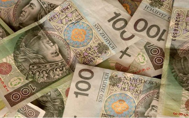 Як перевести виплати призначеної в Україні пенсії у Польщу?