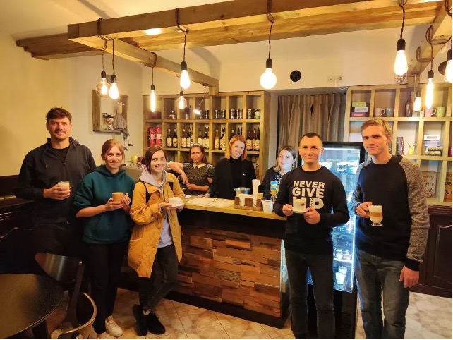 «Зараз у нас всіх одна мета – наша перемога. Після цього ми дуже хочемо повернутися додому», – Юлія Довгопольська та Алла Мініна, Слов’янськ