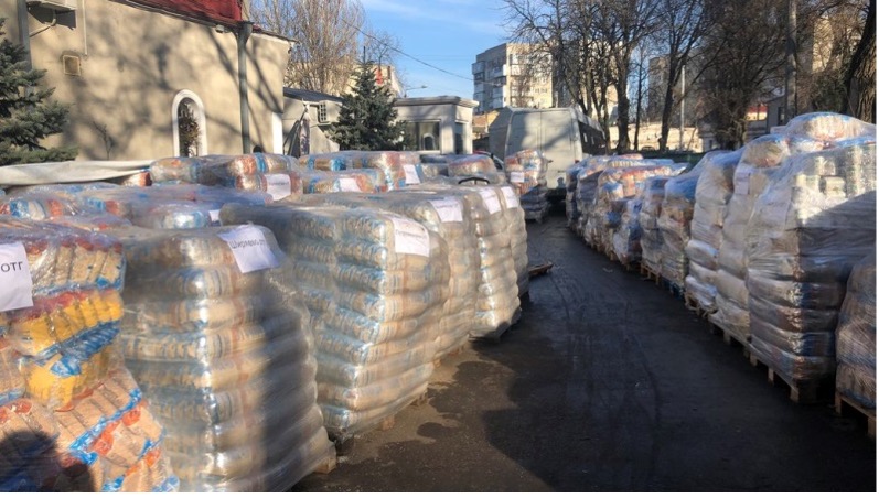 Одеські волонтери передали гуманітарну допомогу для переселенців