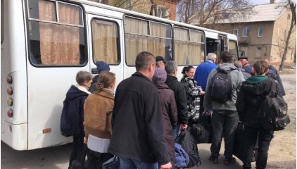 З 24 лютого понад 300 тисяч жителів евакуювалися з Луганщини – ОВА