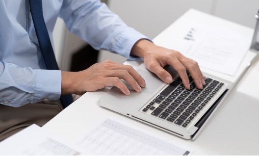 Які додаткові повноваження у сфері реєстрації актів цивільного стану на період воєнного стану отримали дипломатичні установи України?