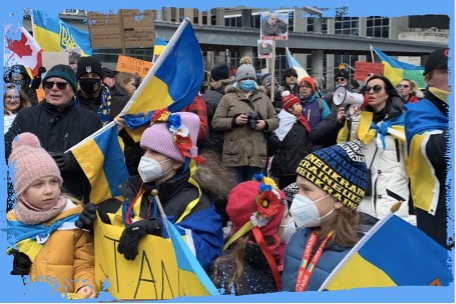 Житло, мова та консультації в аеропорту: допомога українцям у Торонто